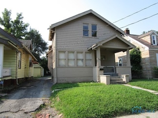 2035 Barrows St, Toledo, OH 43613