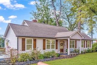 68 Hayes St, Toccoa, GA 30577