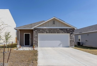 104 Enforcer Loop, Jarrell, TX 76537