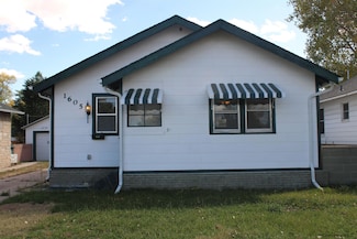 1605 E 16th St, Cheyenne, WY 82001