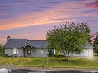 6920 Snover Rd, Decker, MI 48426