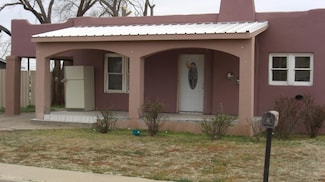 809 W 7th St, Plainview, TX 79072