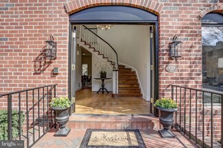 3233 Ellicott St NW, Washington, DC 20008