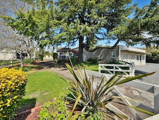 2060 Hagen Rd, Napa, CA 94558