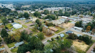 700 S 4th St, Collins, MS 39428