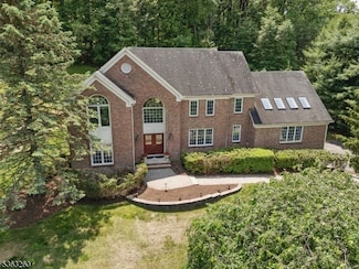 18 Rosewood Ln, Denville, NJ 07834
