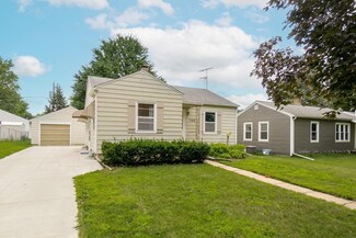 1166 Easton Ave, Waterloo, IA 50702