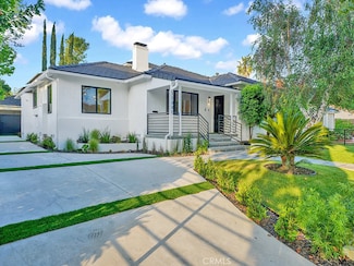 15440 Varden St, Sherman Oaks, CA 91403
