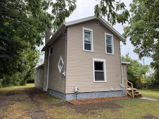 1015 N Blackstone St, Jackson, MI 49202