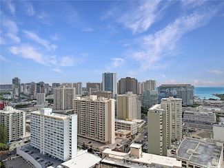 1500 Rycroft St Unit 2707, Honolulu, HI 96814