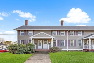87 N Main St Unit 87, Whitinsville, MA 01588