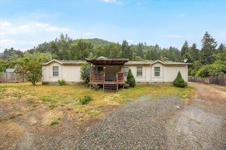 513 Barton Rd, Glendale, OR 97442