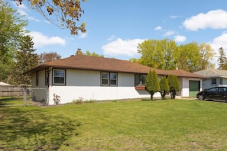 1485 Viking Dr E, Saint Paul, MN 55109