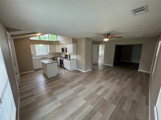 212 N 3rd St, Celeste, TX 75423