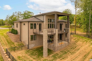 390 Forest Ridge Dr, Paducah, KY 42003