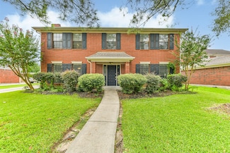 818 Noble Springs Rd, Houston, TX 77062