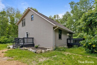 9645 Shawnee Branch Rd, Plainwell, MI 49080
