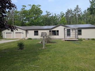 7322 E Grand Lake Rd, Presque Isle, MI 49777