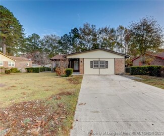 724 Goodyear Dr, Spring Lake, NC 28390