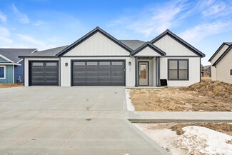 191 Stonelake Dr SE, Rochester, MN 55904