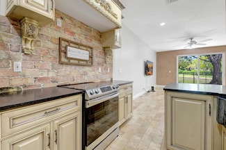 6306 Crescent Lake Way, Lake Worth, FL 33463