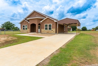 18687 Rolling Meadow Dr, Lytle, TX 78052
