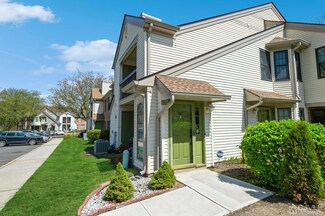 807 Sunshine Ct, Parlin, NJ 08859