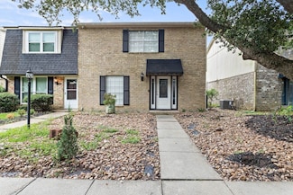 5817 Townhouse Ln, Beaumont, TX 77707