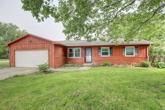 900 Robert Webb Dr, Monticello, IL 61856