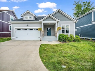 62 Leyland Cir, Hendersonville, NC 28792