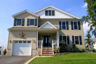 89 Cayuga Ave, Oceanport, NJ 07757
