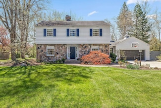 1601 Clover Ln, Midland, MI 48640