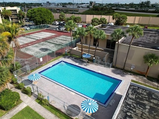 8625 NW 8th St Unit 205, Miami, FL 33126