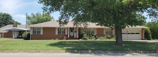 1705 S Walnut St, Pauls Valley, OK 73075