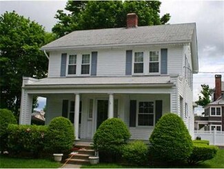 32 Marion St, Fitchburg, MA 01420