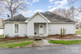 201 Tuckaseege Rd, Mount Holly, NC 28120