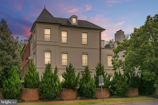 649 First St, Alexandria, VA 22314
