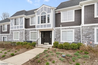 119 Village Dr, Morristown, NJ 07960