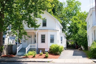 114 Warwick St, Lowell, MA 01851