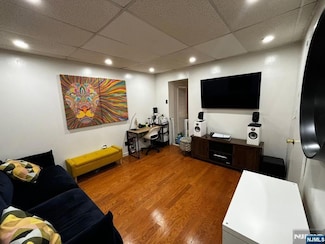 9 W 15th St, Bayonne, NJ 07002