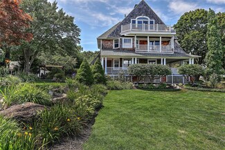 38 Lippitt Ave, Warwick, RI 02889