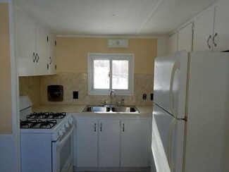 18 Washington St, Shirley, MA 01464