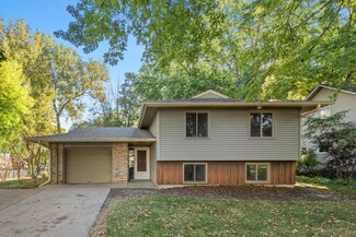 9849 Bluebird St NW, Coon Rapids, MN 55433