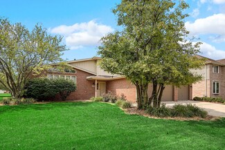 10753 Voss Dr, Orland Park, IL 60467