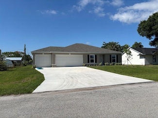 2448 SE Pascal Ave, Port Saint Lucie, FL 34952