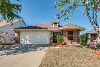 215 Oak Ridge Dr, Waxahachie, TX 75165