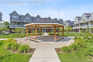 3989 Trailway Commons Cir, Auburn Hills, MI 48326