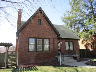 1271 W American St, Freeport, IL 61032