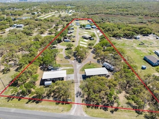 1421 W Corpus Christi St, Rockport, TX 78382