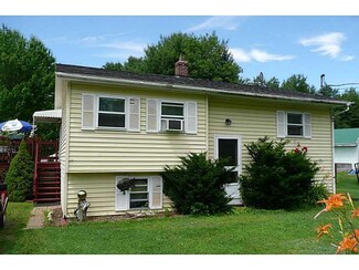 31 Andrea St, Lisbon, ME 04250